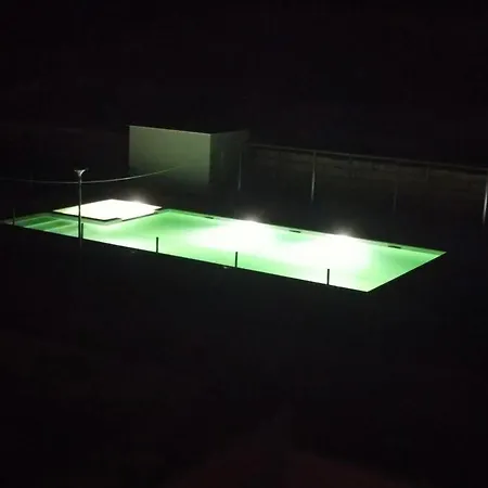 アパート Precioso Piso Terraza, Parking,piscina,zona De Juegos *