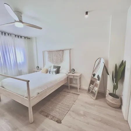 アパート Precioso Piso Terraza, Parking,piscina,zona De Juegos Monzón